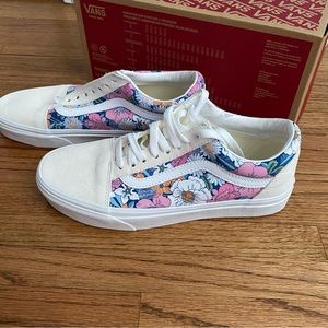 NWT Old Skool Retro Floral Vans